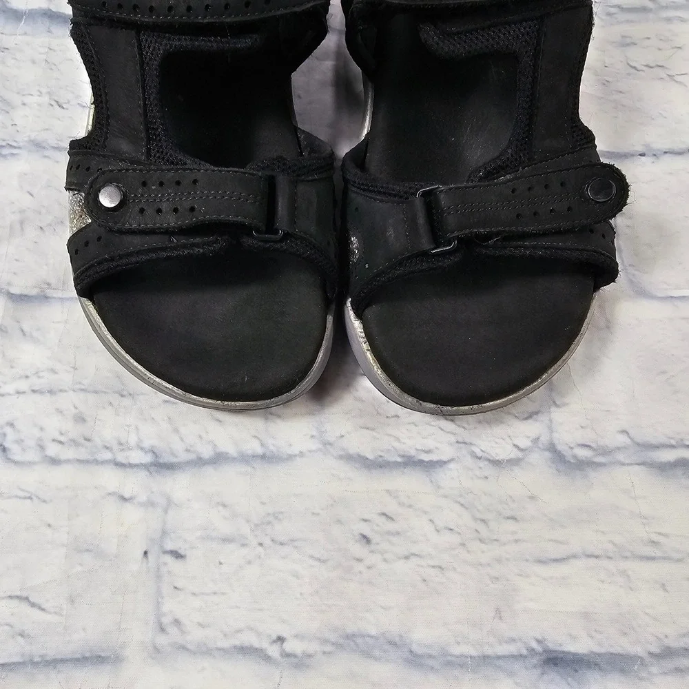 SAS Embark Sandals Womens 8 Black Silver Glitter Strappy Adjustable Comfort